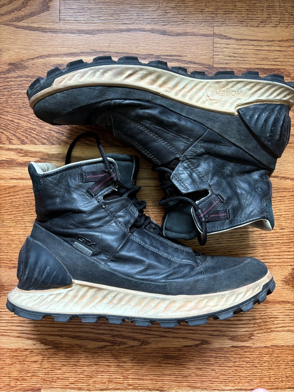 Ecco Exostrike Men's Black and White Leather Boots